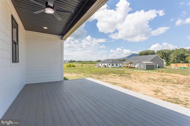 THE PONDS - Residential