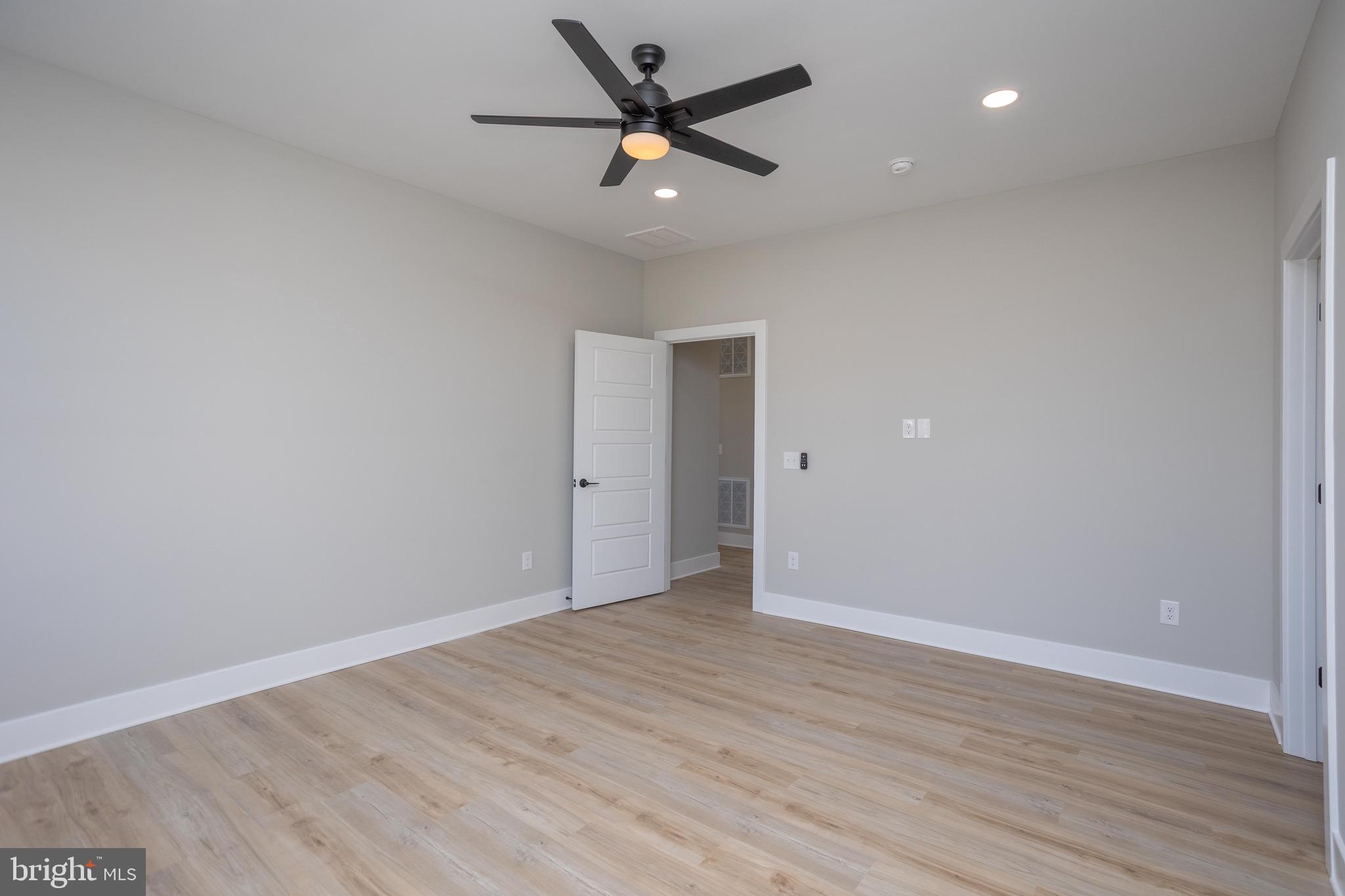 THE PONDS - Residential