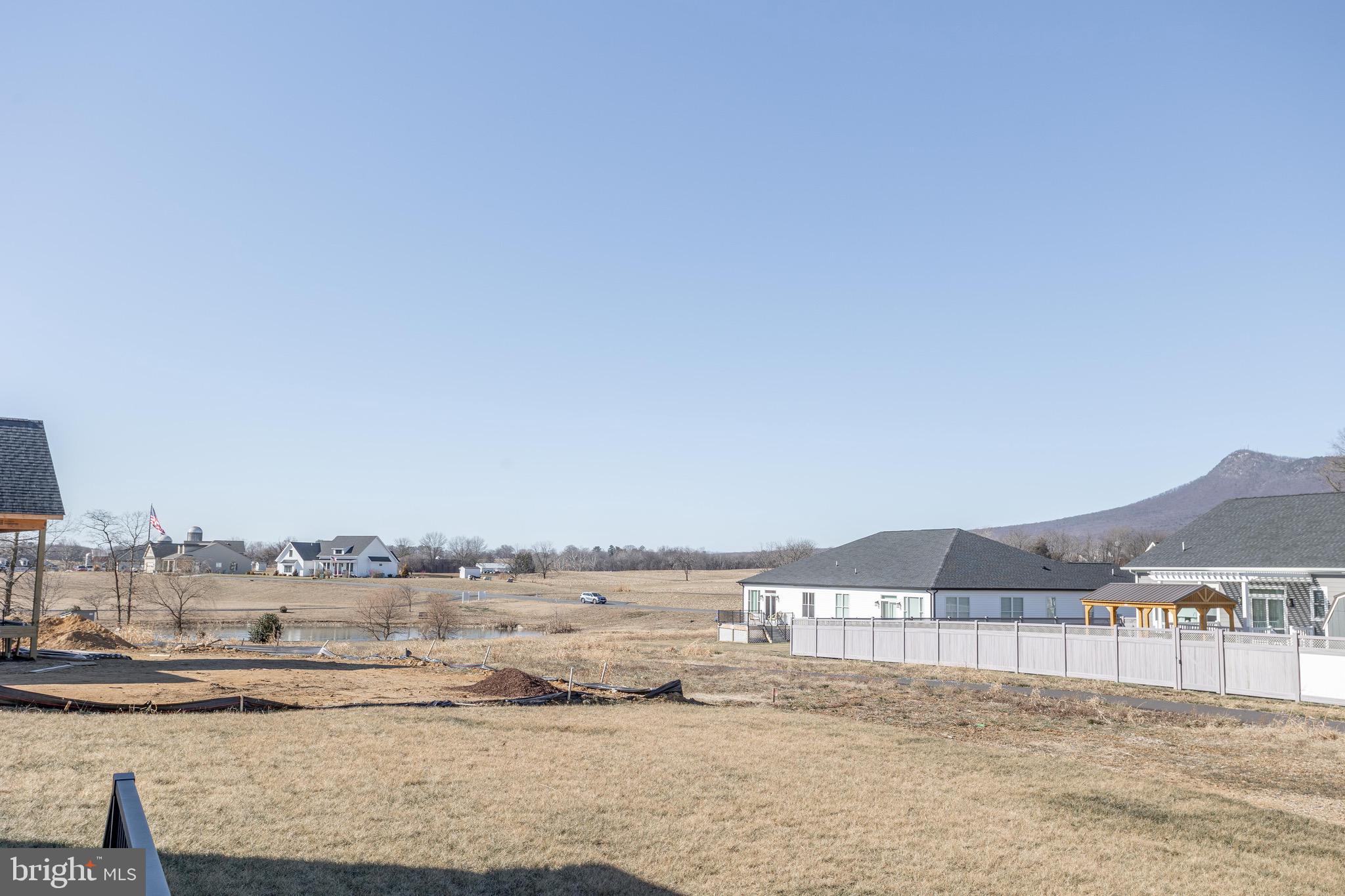 THE PONDS - Residential