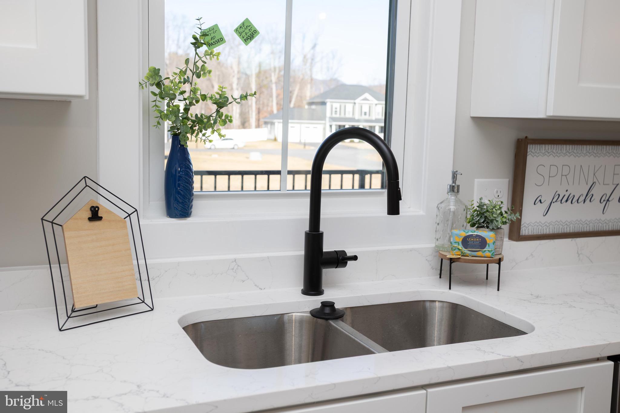 THE PONDS - Residential