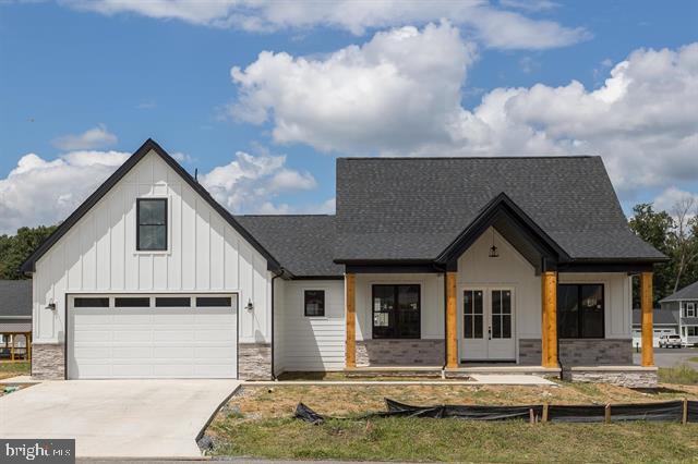 THE PONDS - Residential