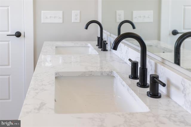 THE PONDS - Residential