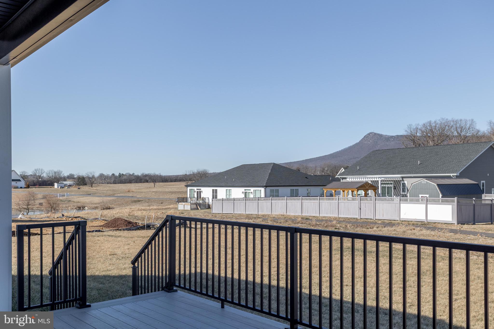 THE PONDS - Residential