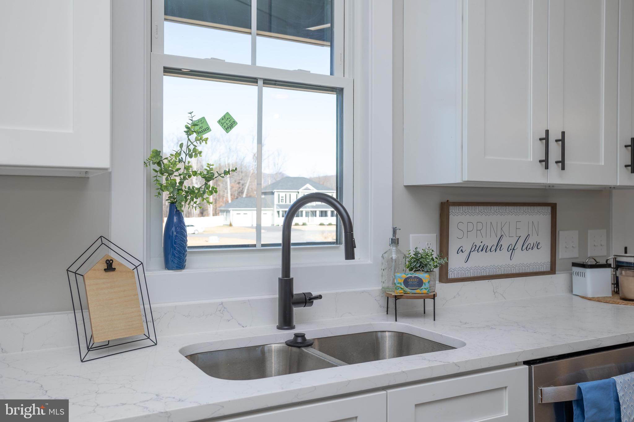 THE PONDS - Residential