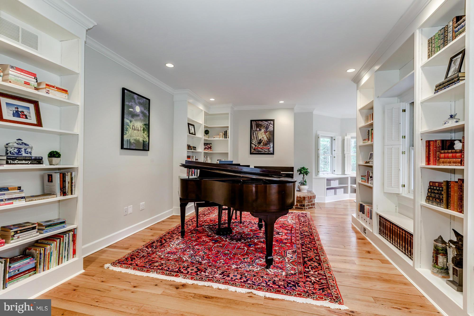 ELMWOOD ESTATES - Residential