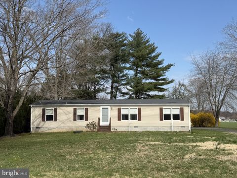 Mobile Home For Sale - 7287 Pearsons Corner Road<br/> DOVER, DE 19904