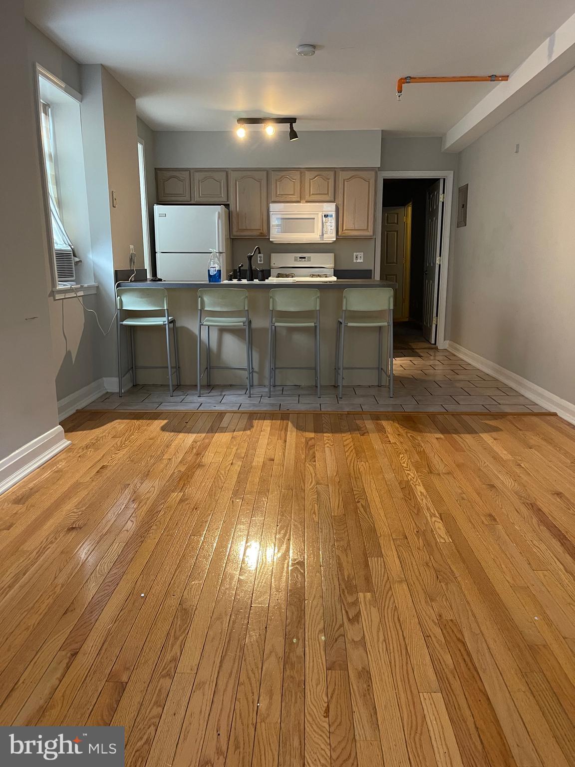 MOUNT VERNON PLACE HISTORIC DISTRICT - Residential Lease