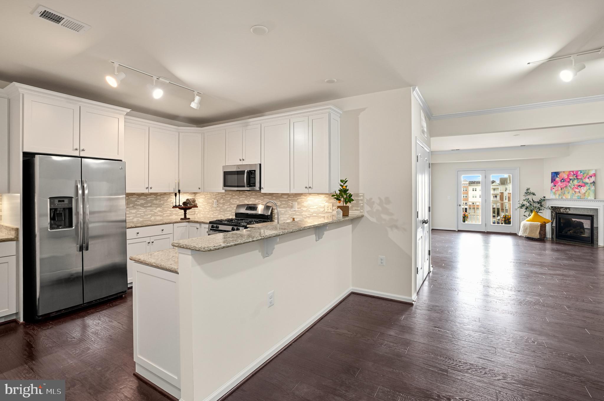 41900 METAMORPHIC SQUARE 405