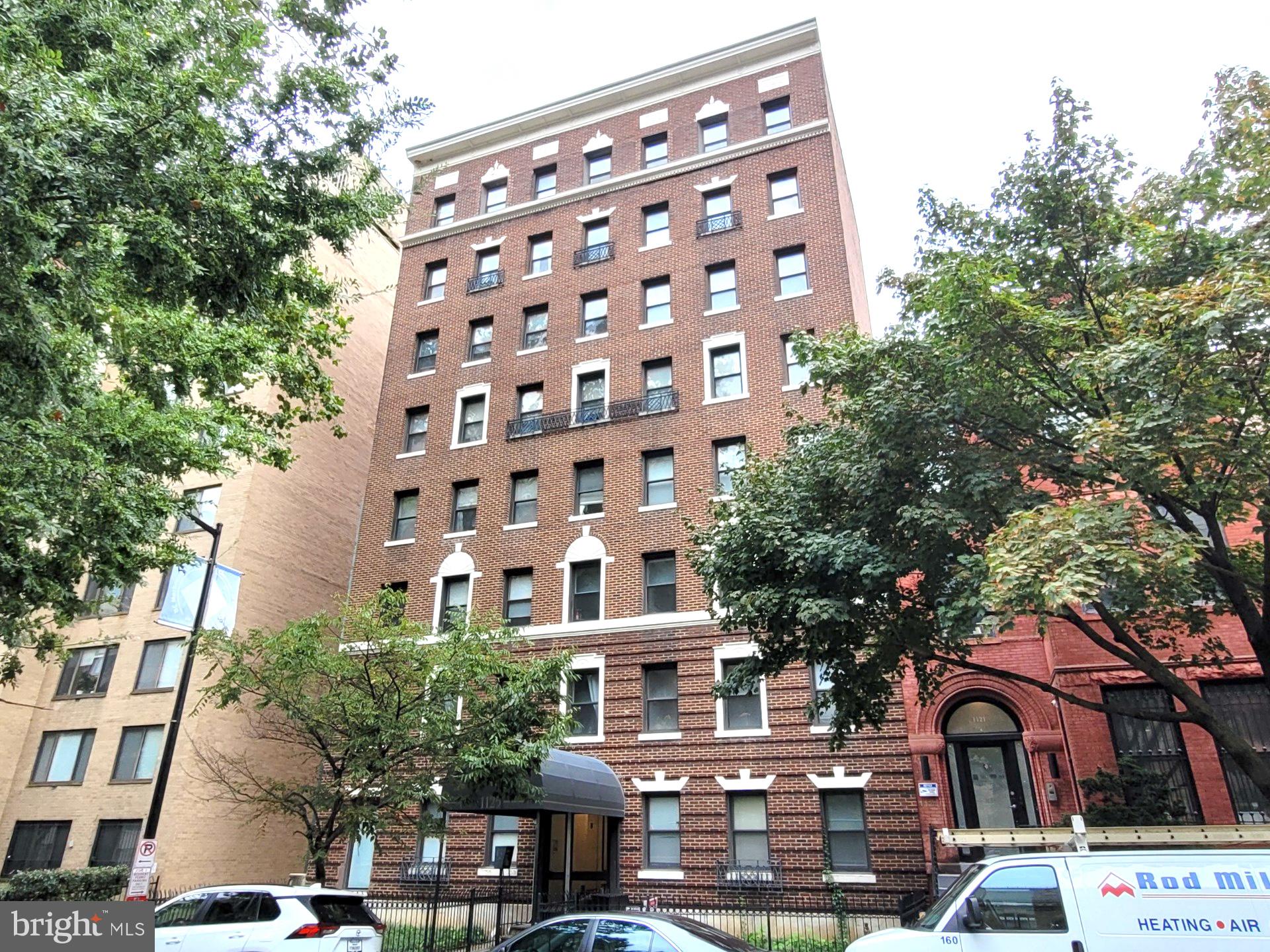 1125 12TH STREET NW B1