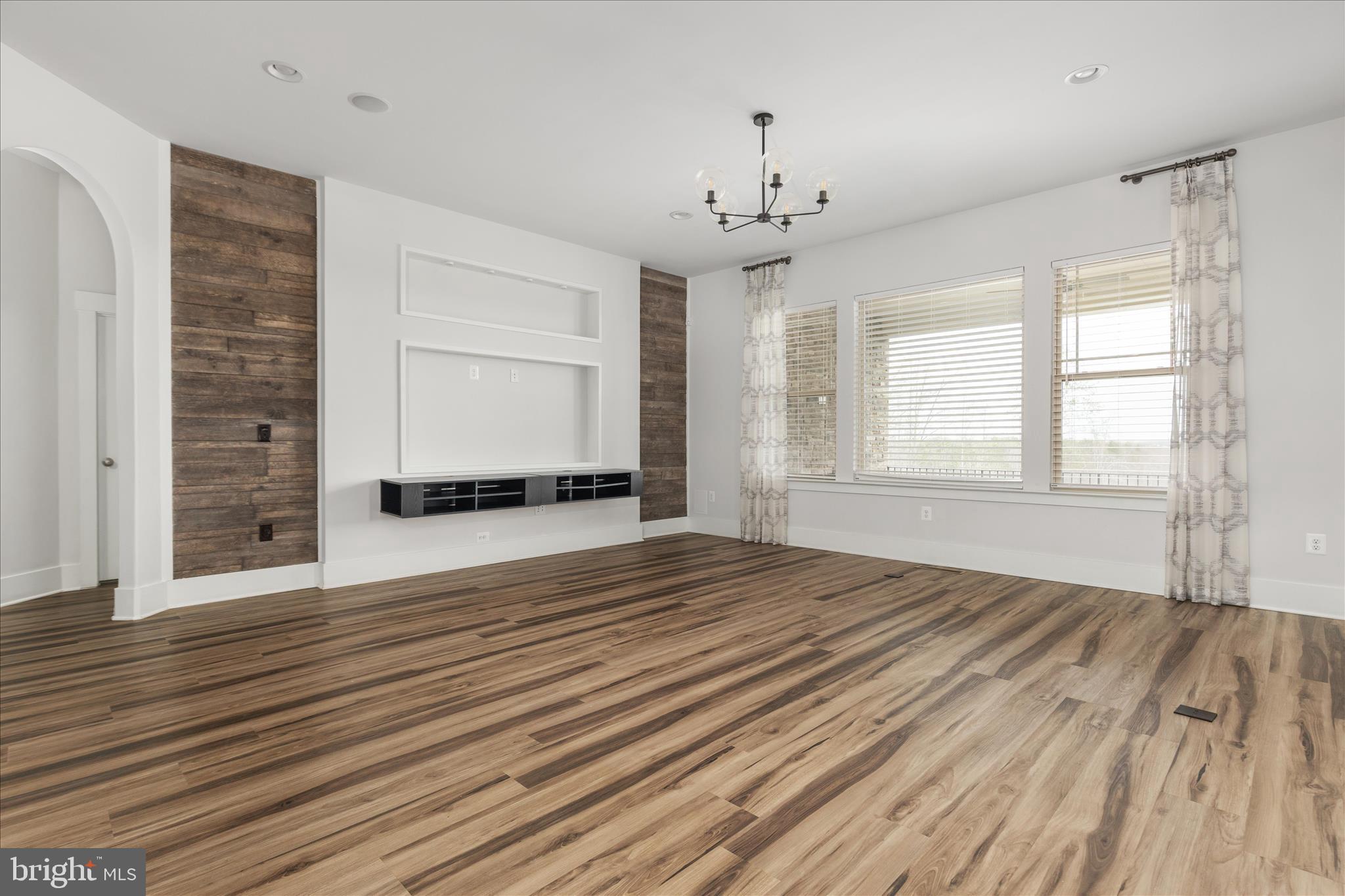 EMBREY MILL - Residential