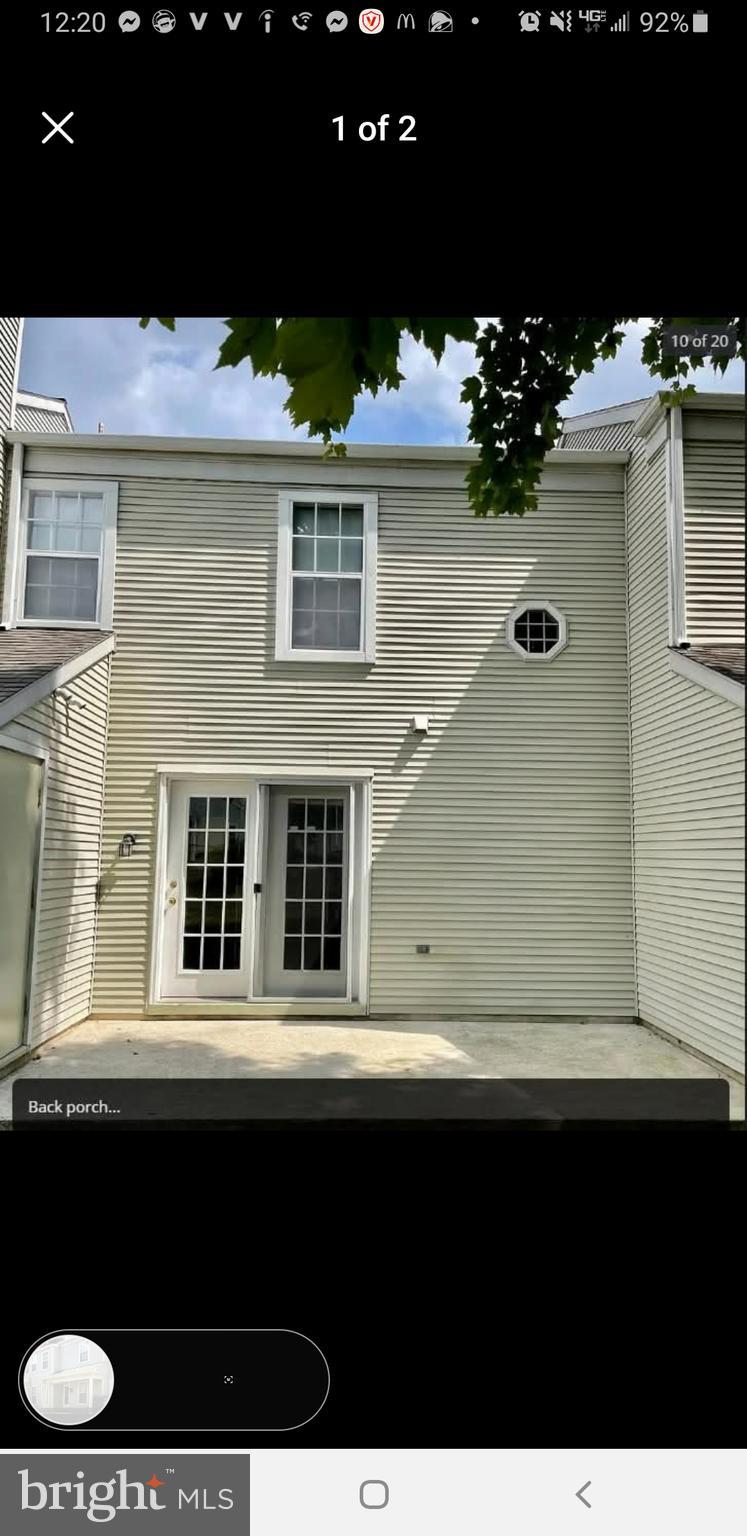 This well-maintained 3-bedroom, 2.5-bath townhome offers over 1,500 sq. ft. of comfortable living space. The main floor features an inviting layout with a cozy fireplace, perfect for relaxing evenings. Upstairs, you’ll find two spacious bedrooms, each with access to a full bath.
Step outside to the private patio and enjoy a quiet outdoor retreat. Additional features include forced air heating, central cooling, and a convenient location close to shops, dining, and major routes. Recent updates include a brand-new hot water heater and new LVP flooring being installed on the lower level this month.
Available for rent at $1,850/month.