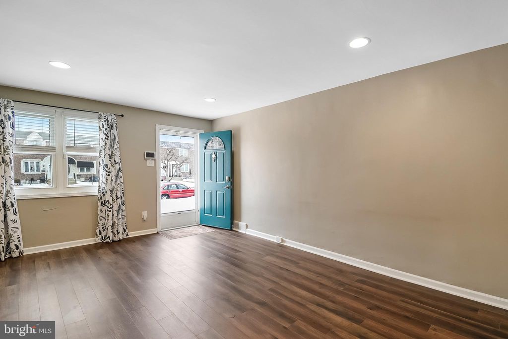 Photo of 807 Surrey Lane, GLENOLDEN, PA 19036 (MLS # PADE2108106)