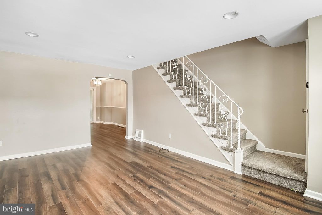 Photo of 807 Surrey Lane, GLENOLDEN, PA 19036 (MLS # PADE2108106)