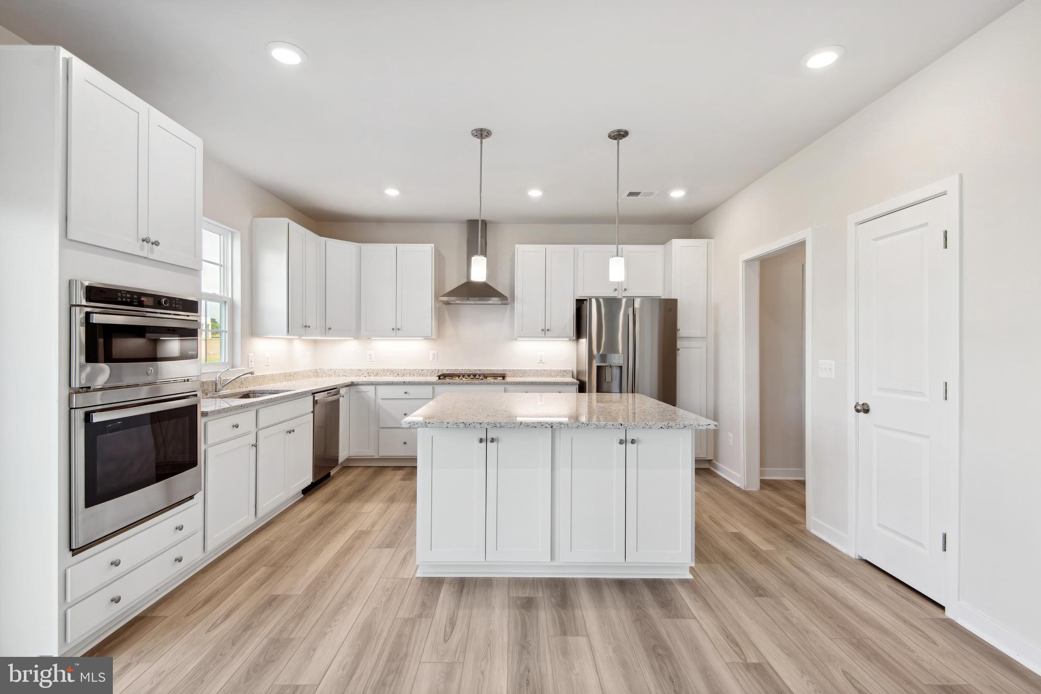 SENSENY VILLAGE - Residential