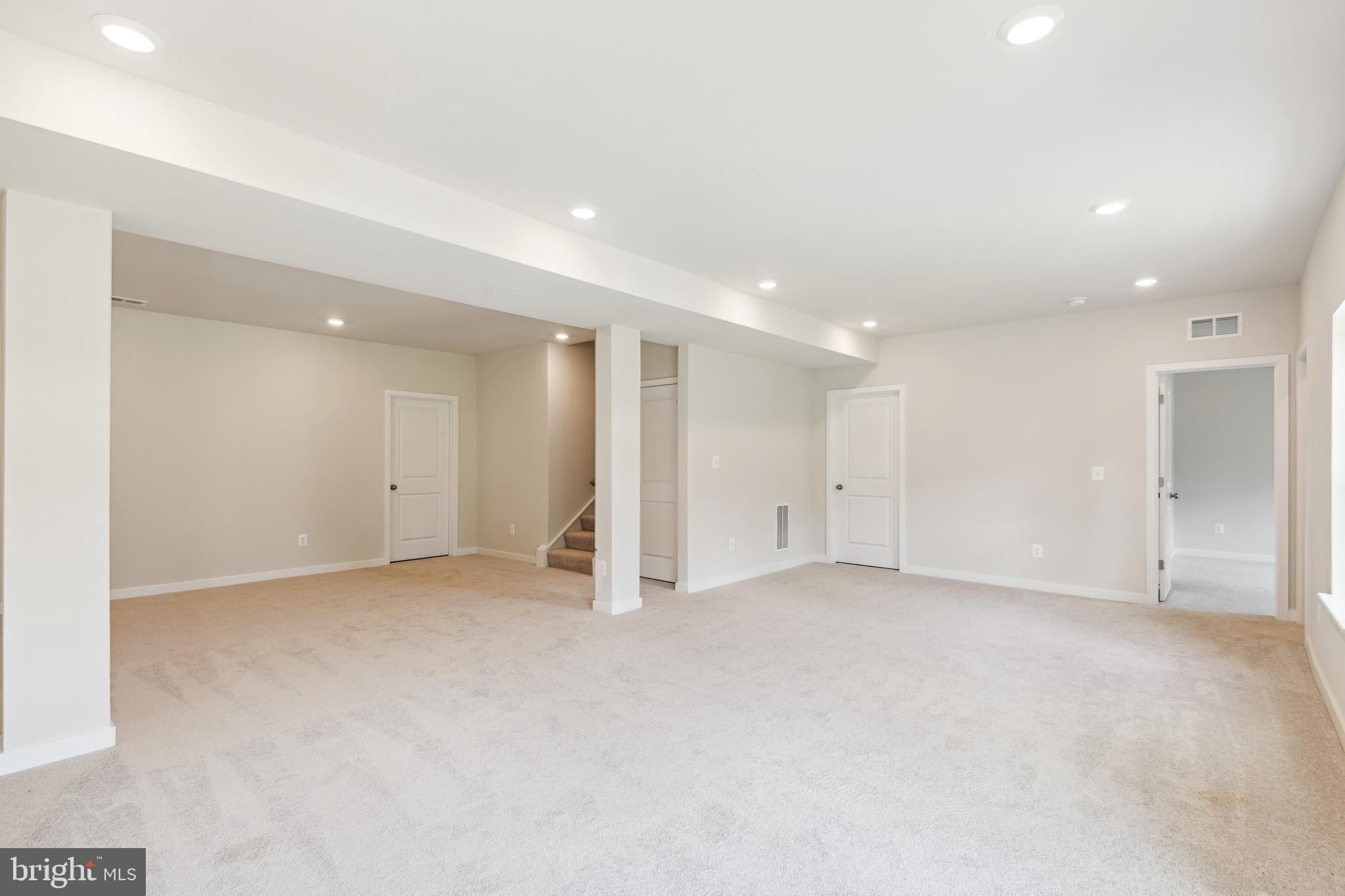 SENSENY VILLAGE - Residential