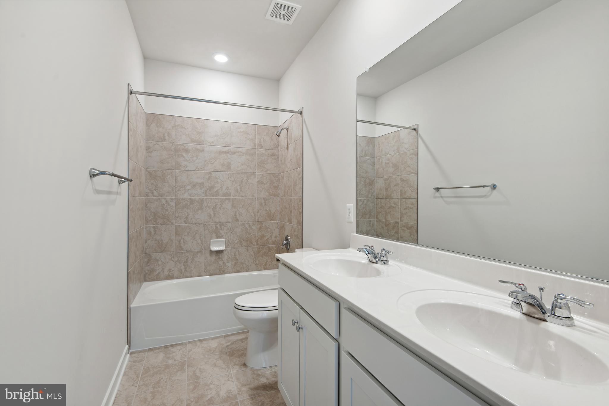 SENSENY VILLAGE - Residential