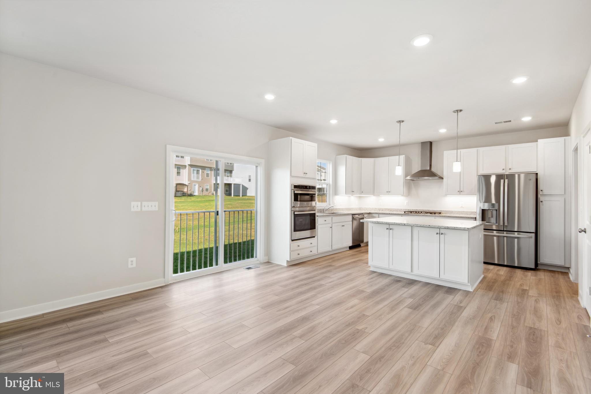 SENSENY VILLAGE - Residential