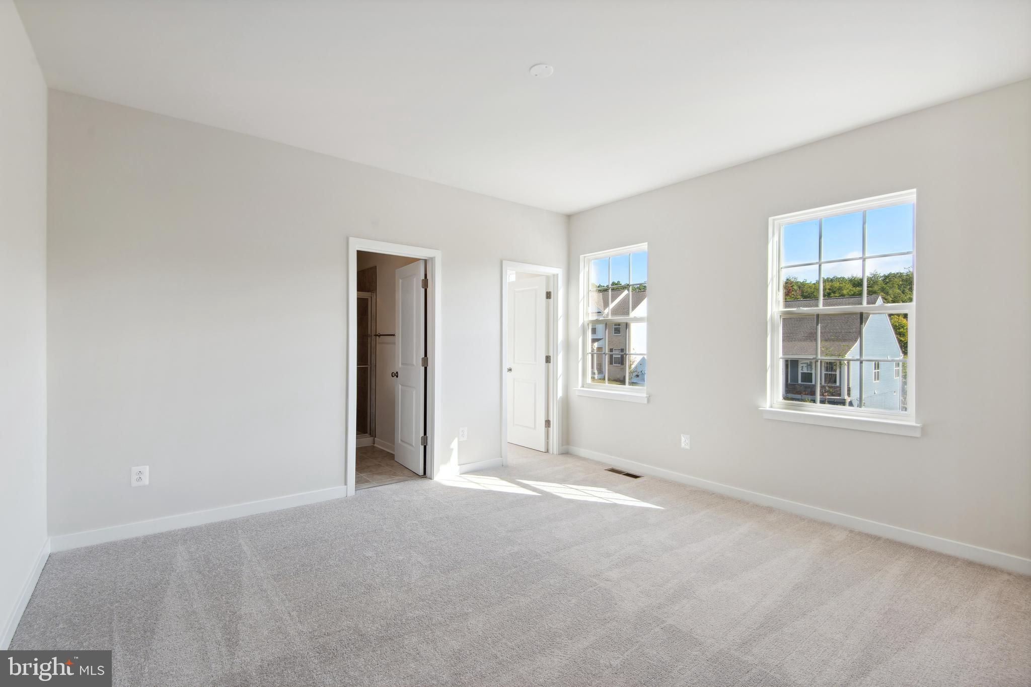 SENSENY VILLAGE - Residential