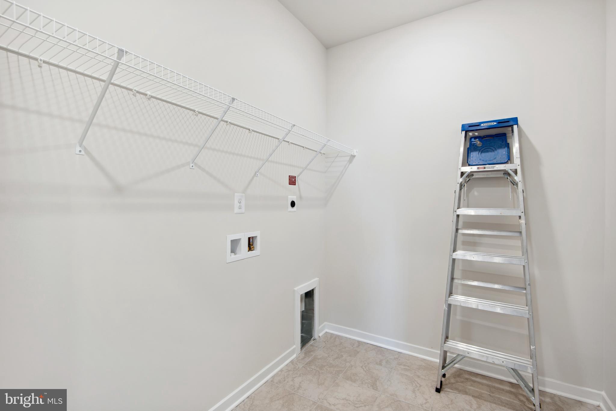 SENSENY VILLAGE - Residential