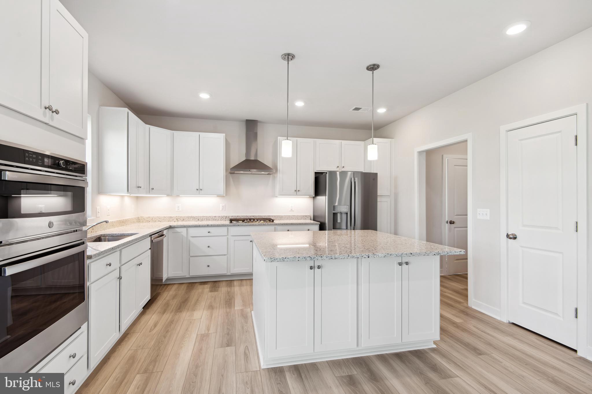 SENSENY VILLAGE - Residential