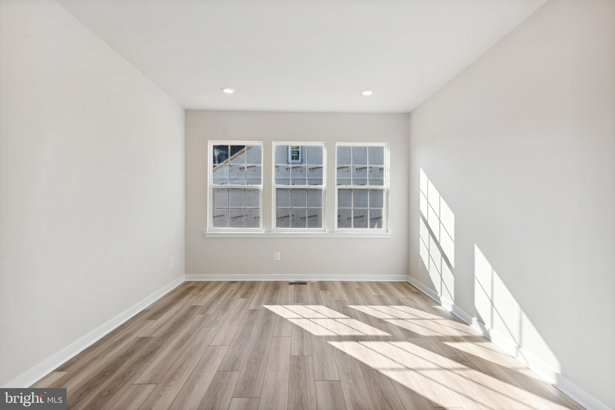 SENSENY VILLAGE - Residential