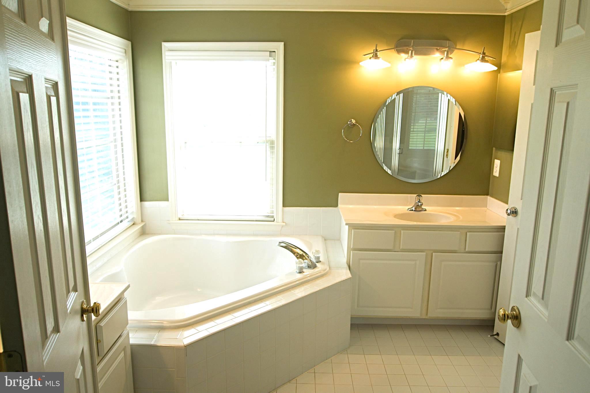 WOODMORE-RESUB-PLAT 4> - Residential