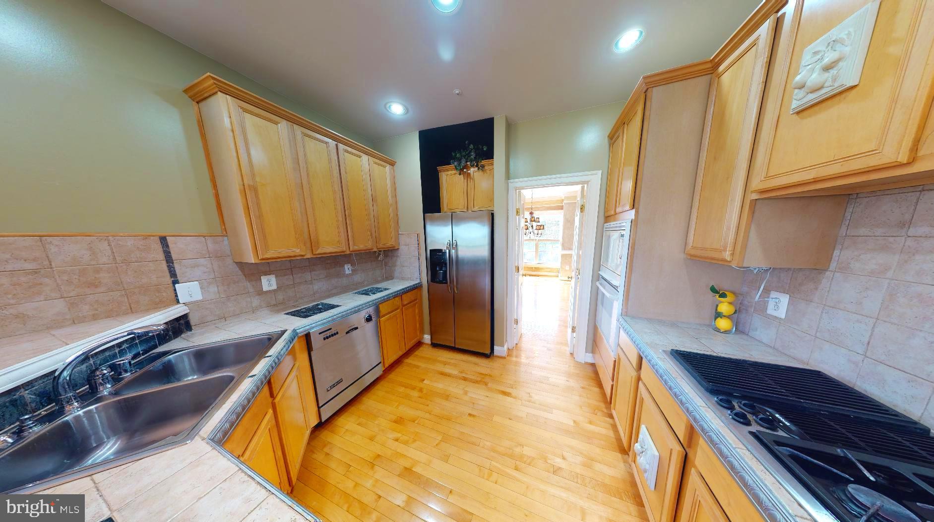 WOODMORE-RESUB-PLAT 4> - Residential