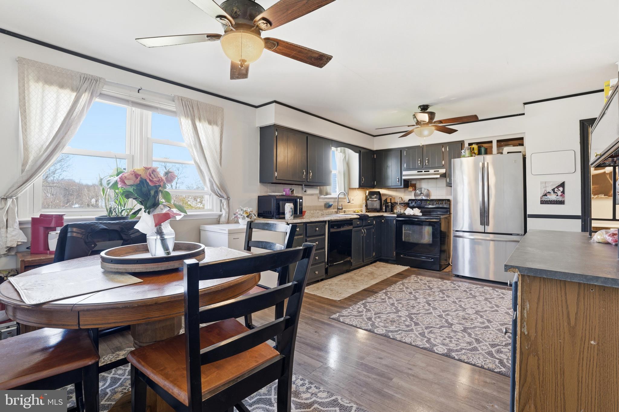 JUSTIN MANOR - Residential