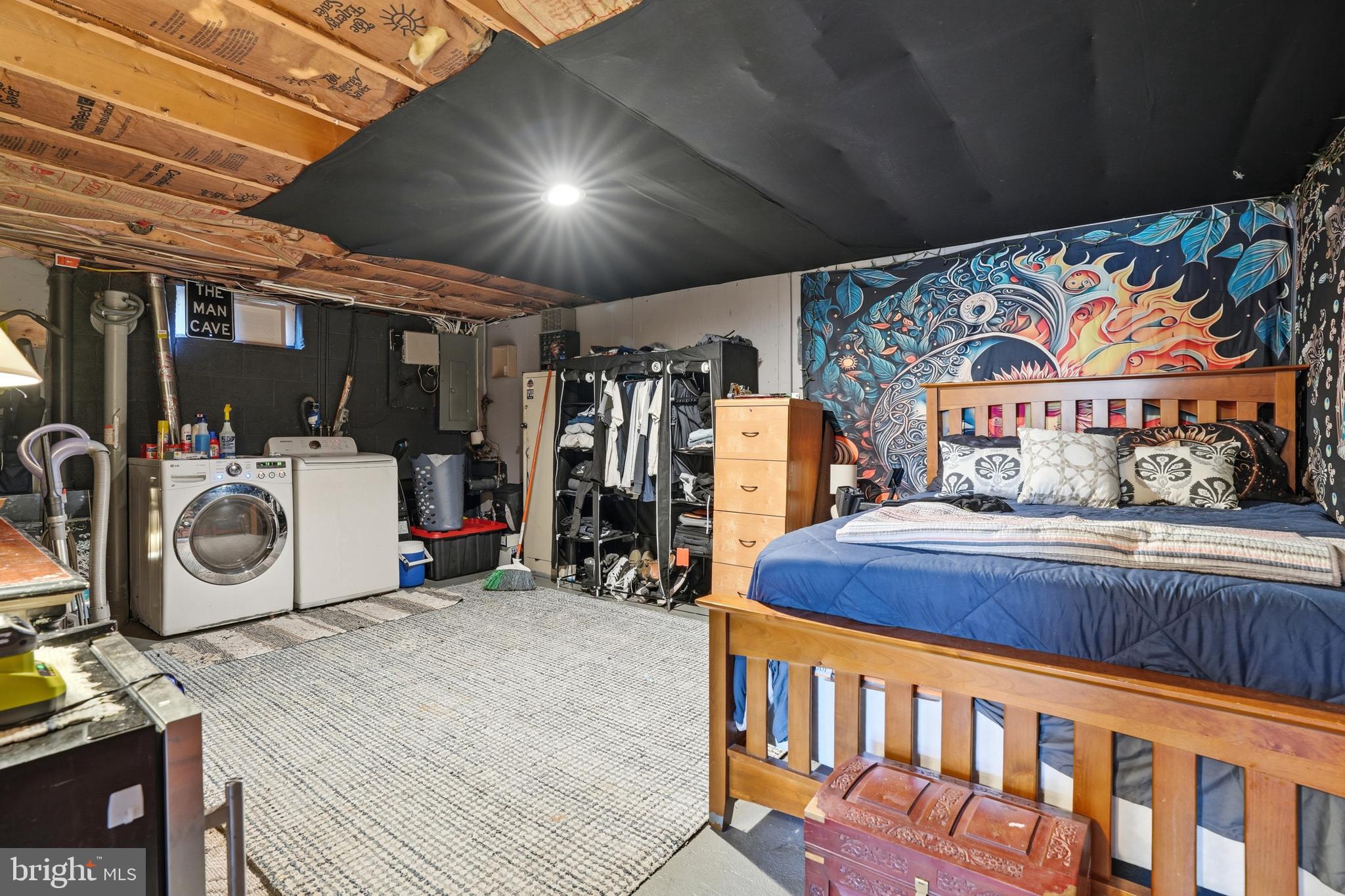 JUSTIN MANOR - Residential