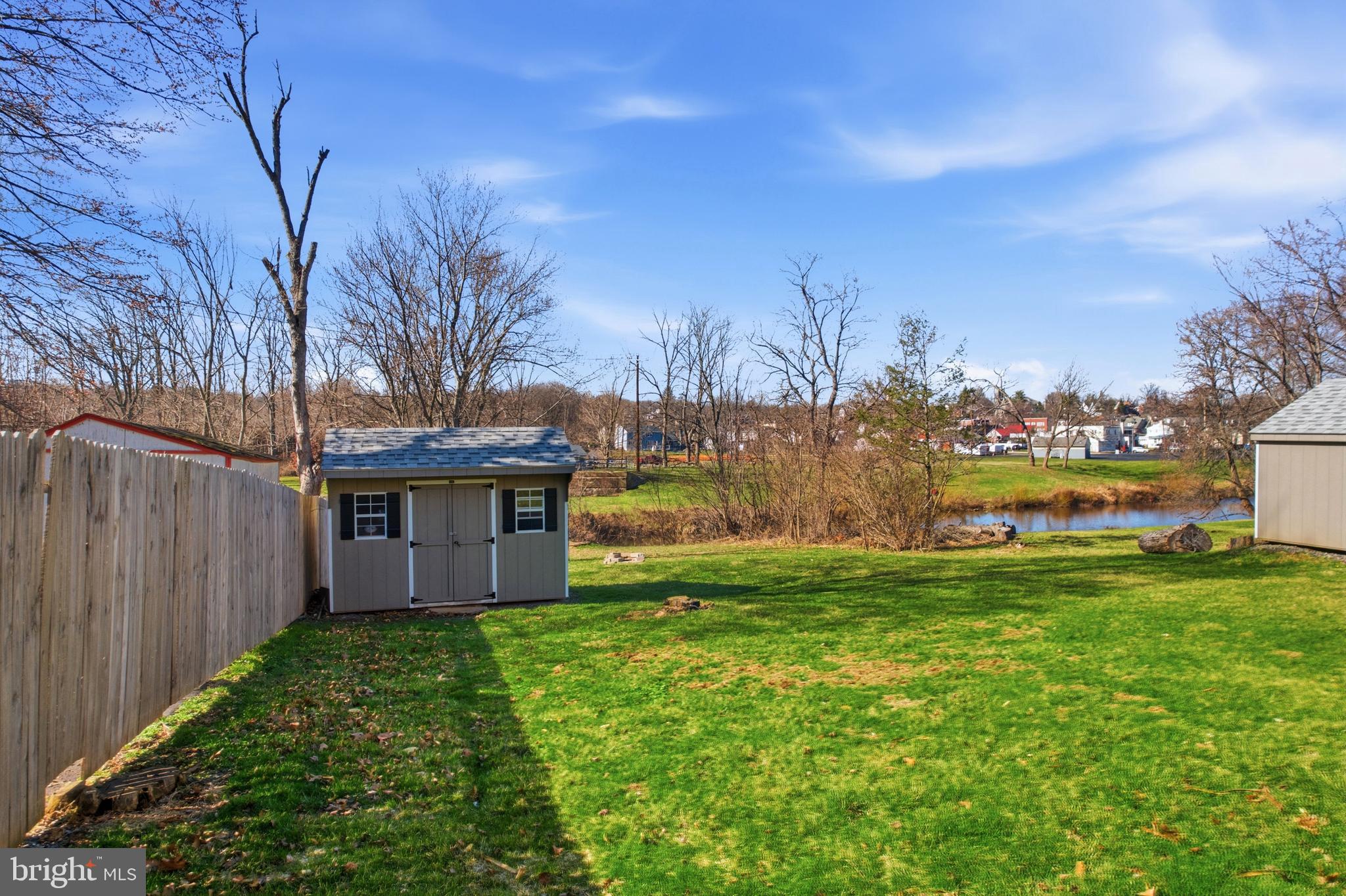 JUSTIN MANOR - Residential