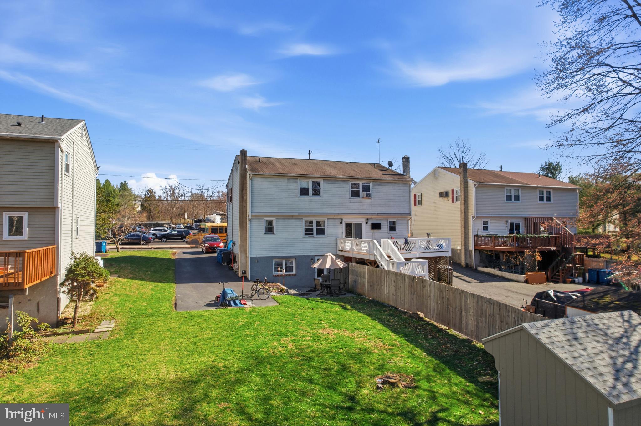 JUSTIN MANOR - Residential