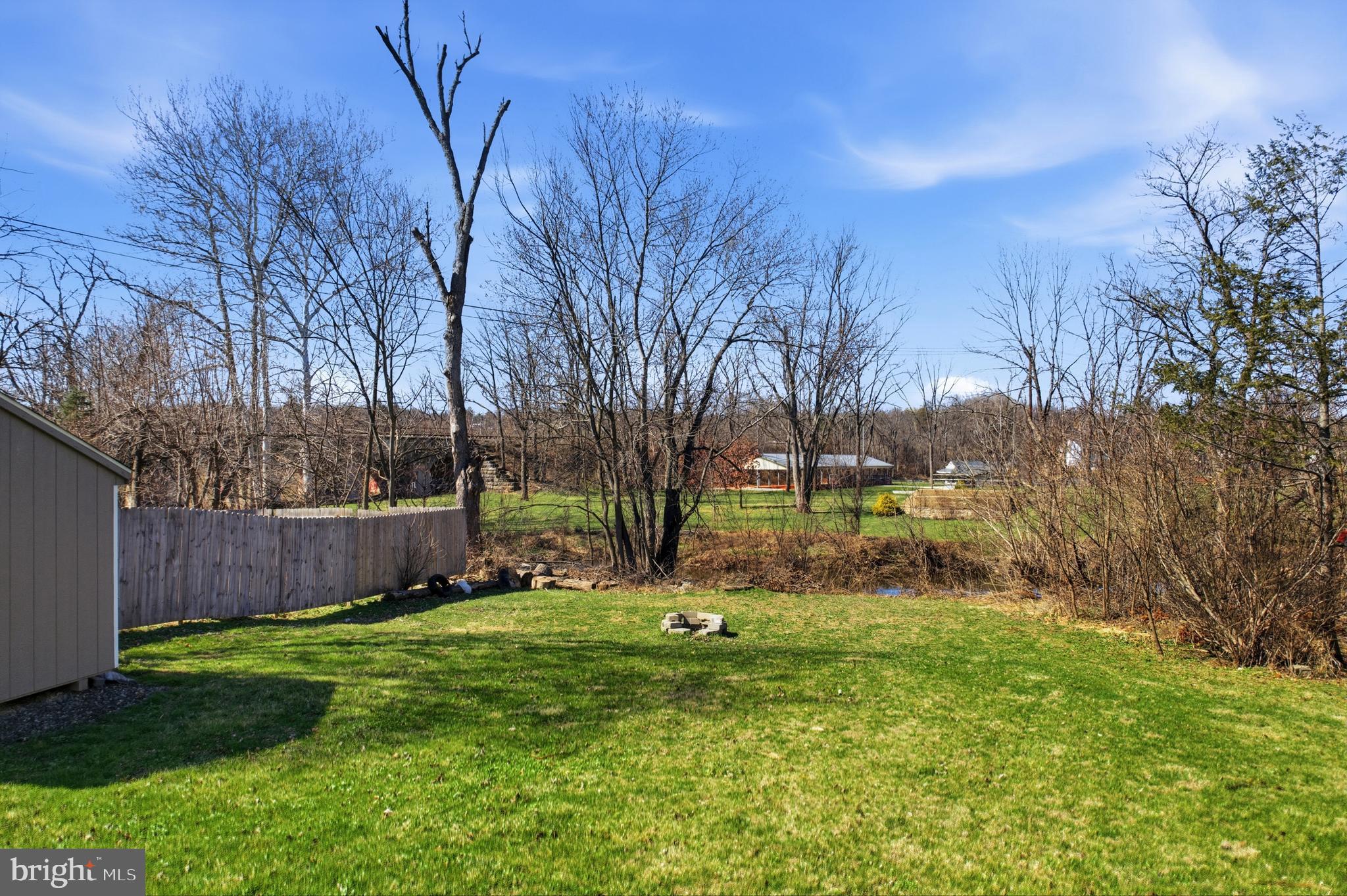 JUSTIN MANOR - Residential