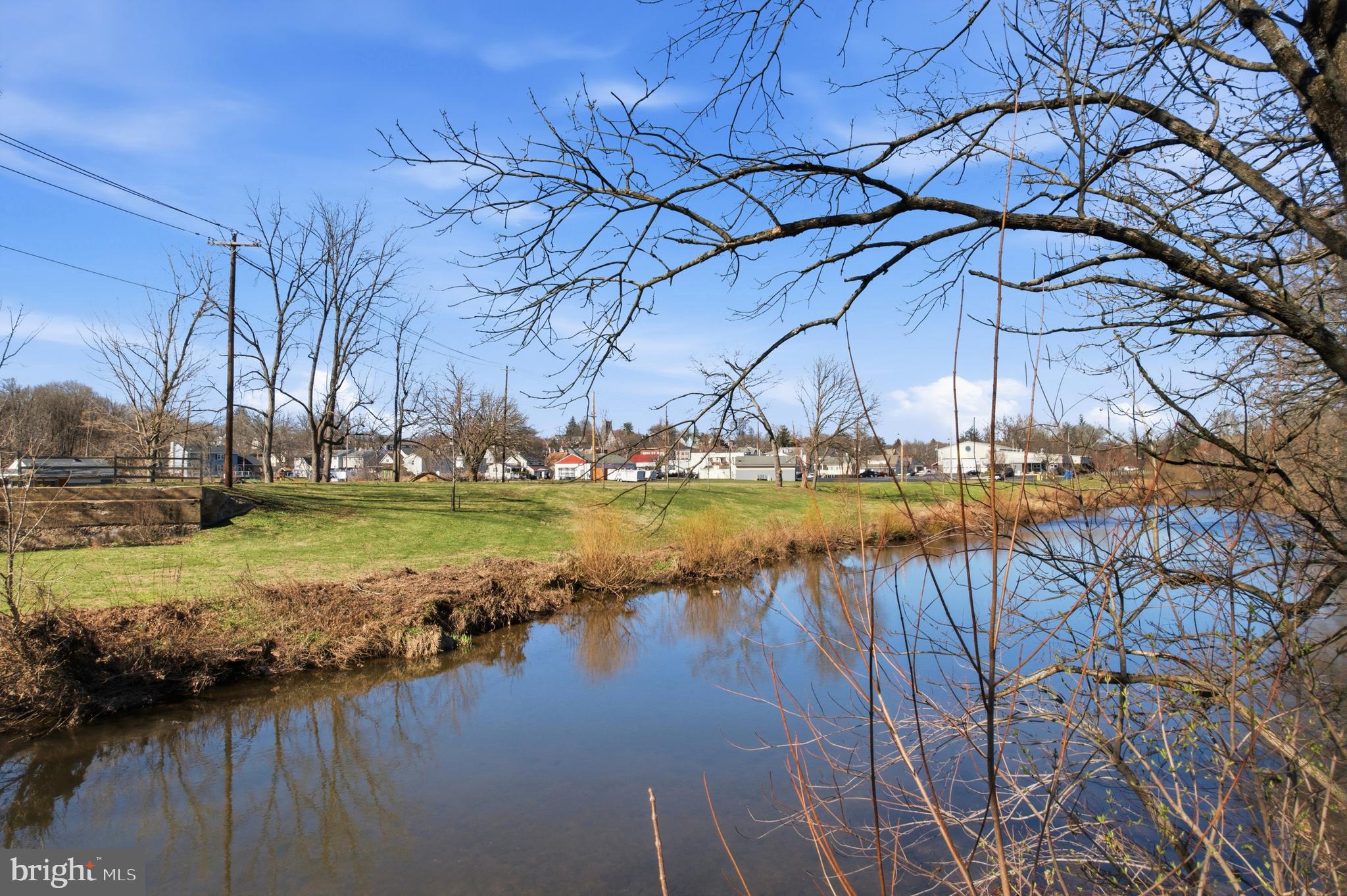 JUSTIN MANOR - Residential
