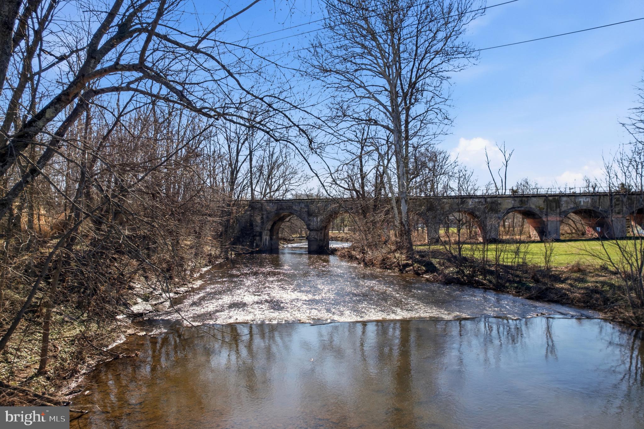 JUSTIN MANOR - Residential