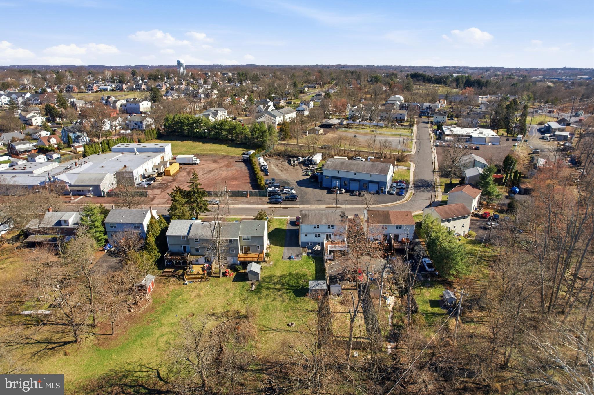 JUSTIN MANOR - Residential