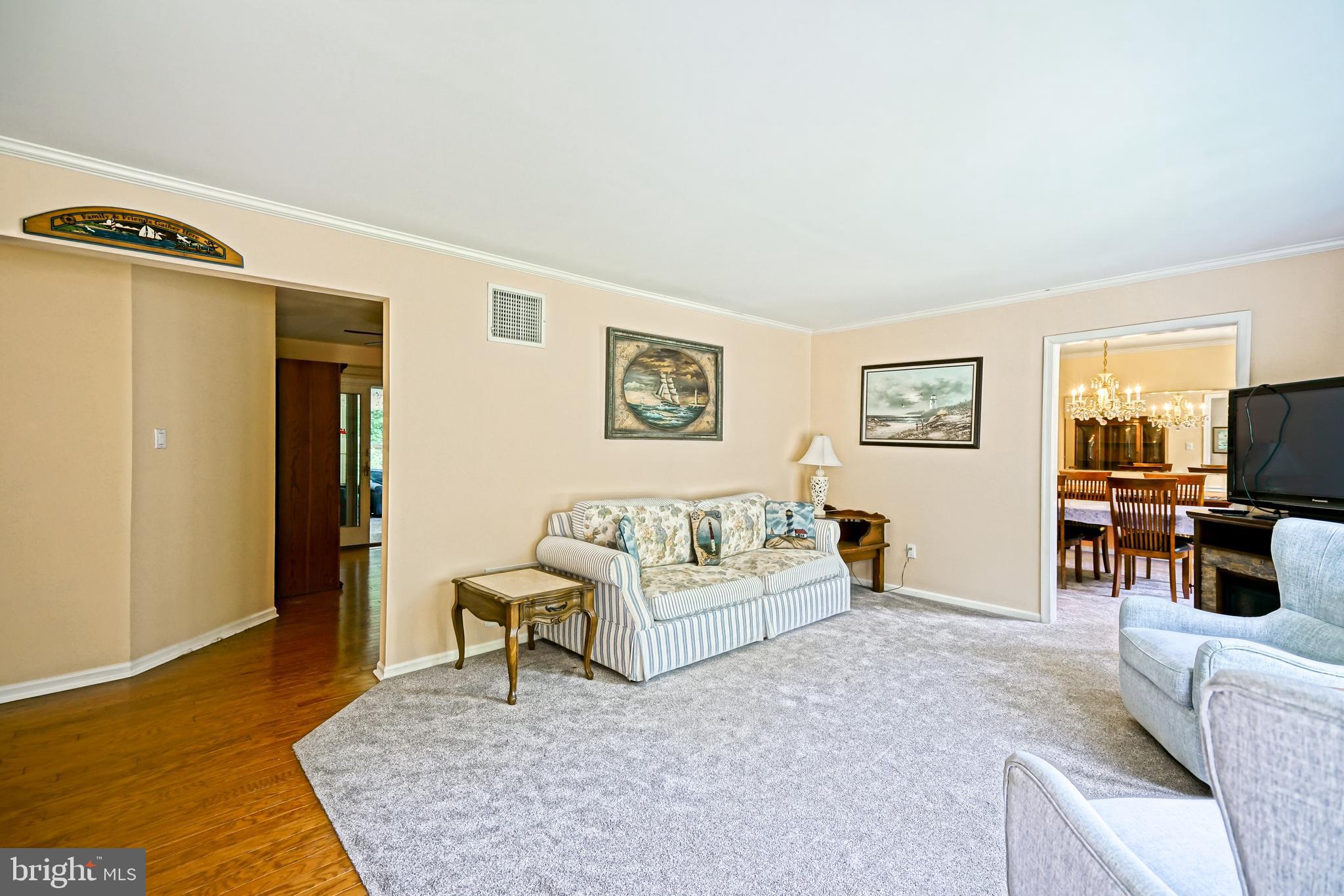 23041 HOLLY COURT