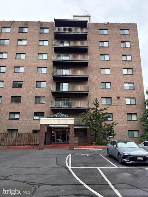 Condo For Sale - 575 Thayer Avenue #705<br/> SILVER SPRING, MD 20910