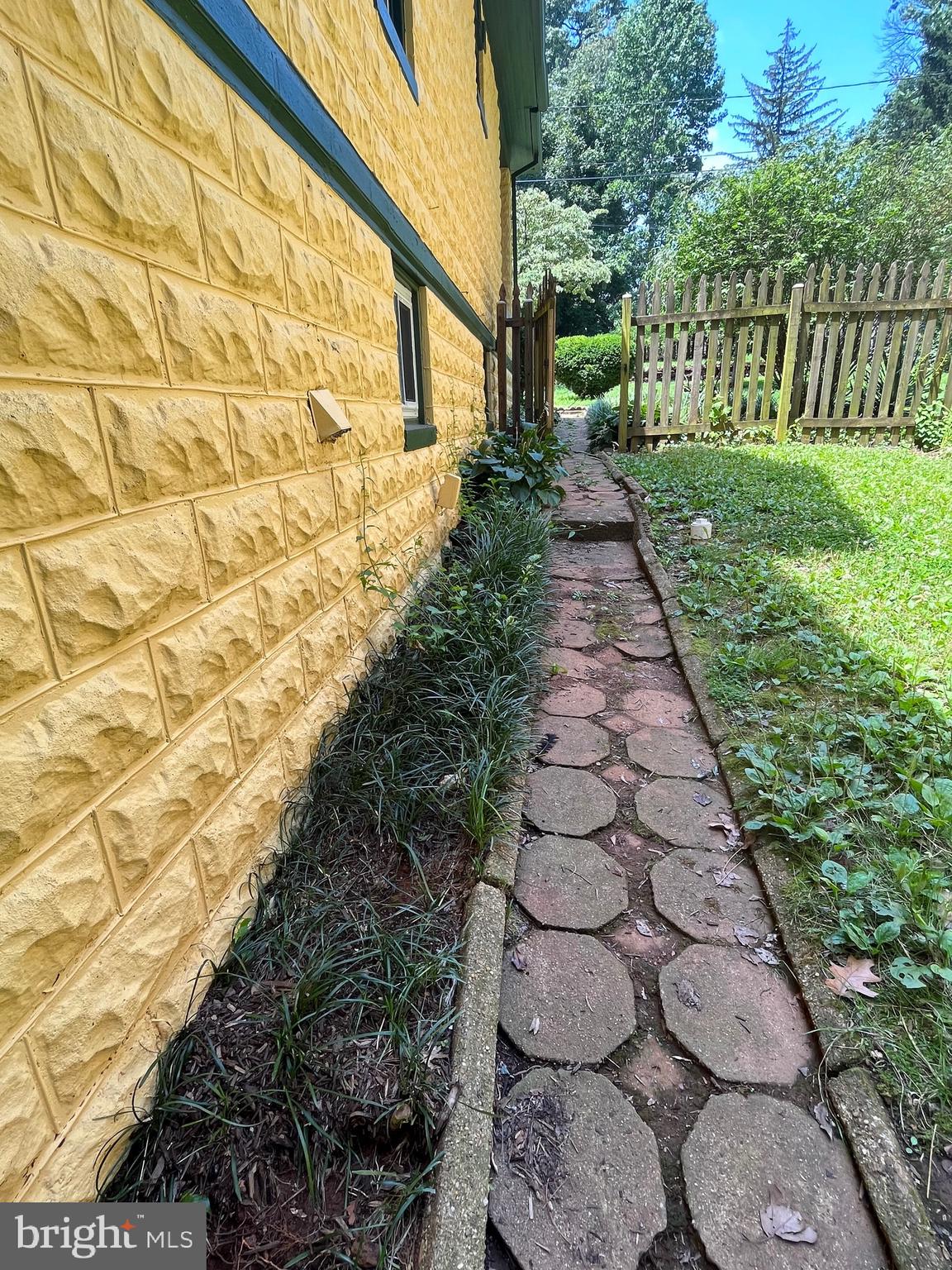 OVERLEA - Residential