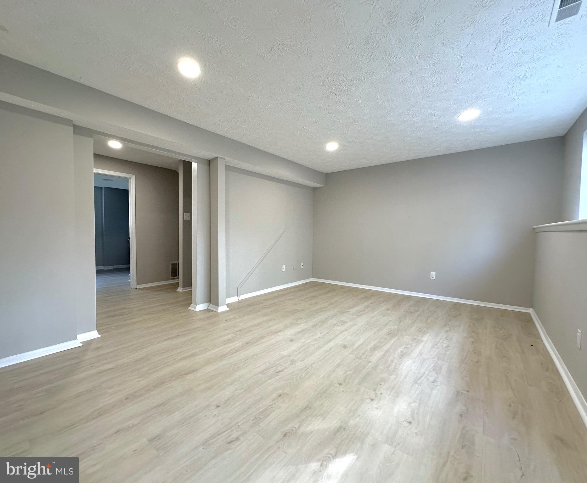 LITTLE ROCKY RUN - Residential Lease