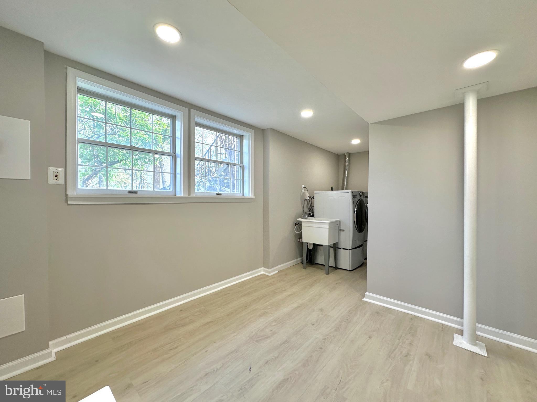 LITTLE ROCKY RUN - Residential Lease