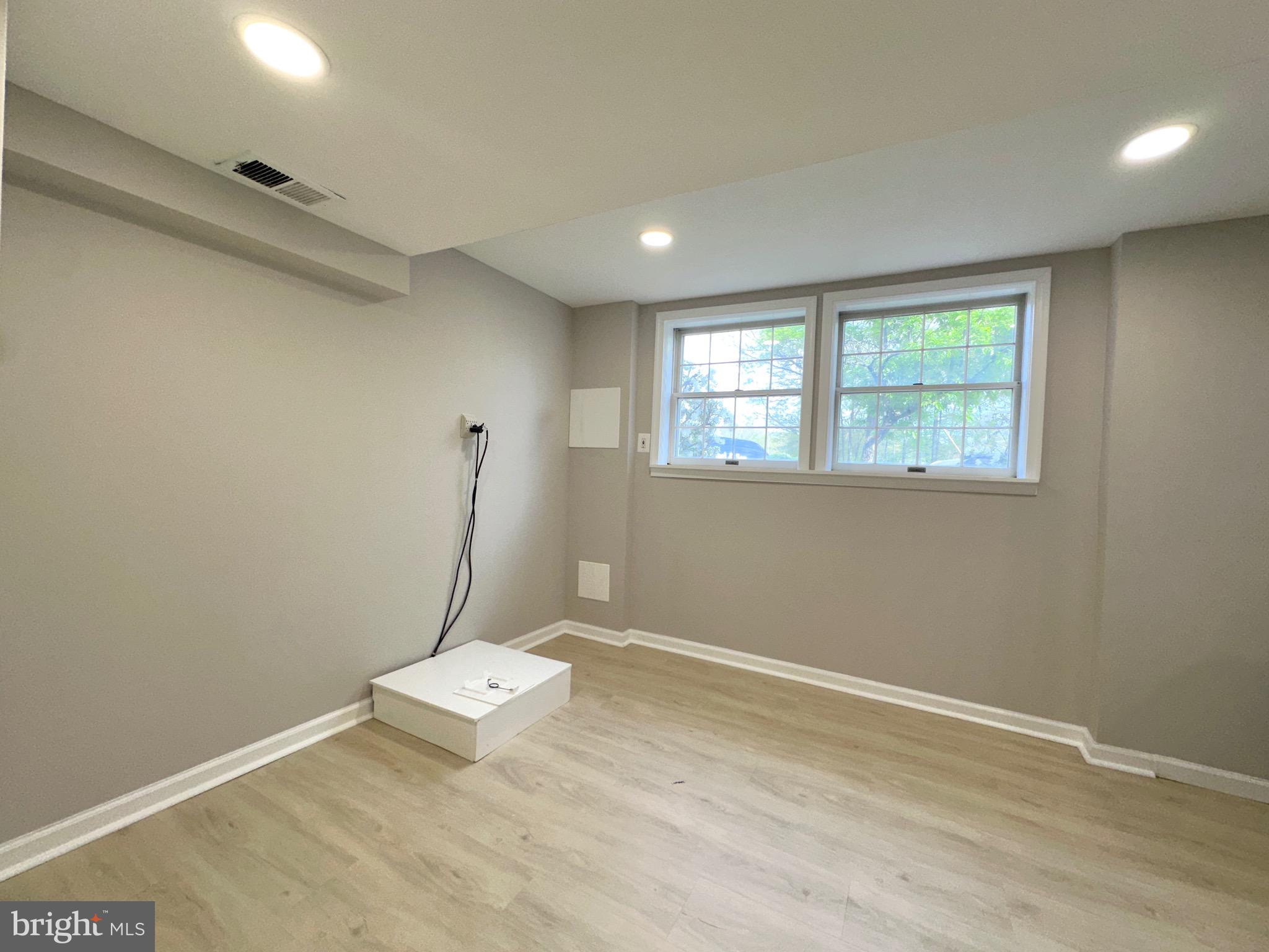 LITTLE ROCKY RUN - Residential Lease