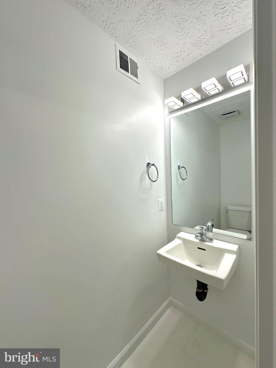 LITTLE ROCKY RUN - Residential Lease