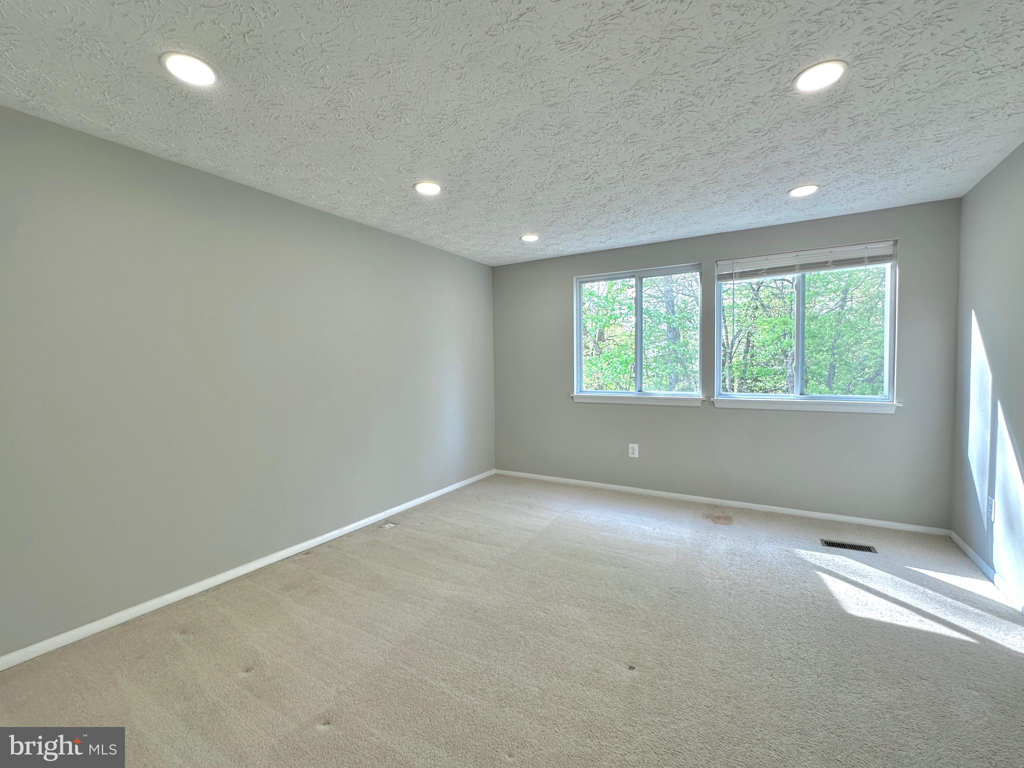 LITTLE ROCKY RUN - Residential Lease