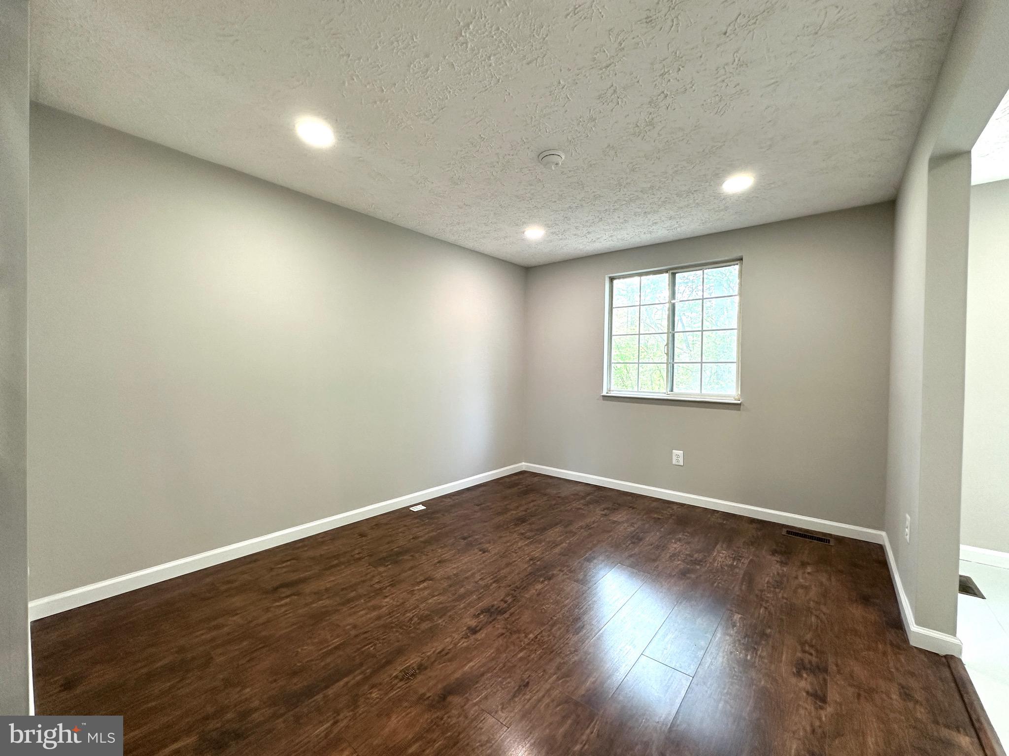 LITTLE ROCKY RUN - Residential Lease