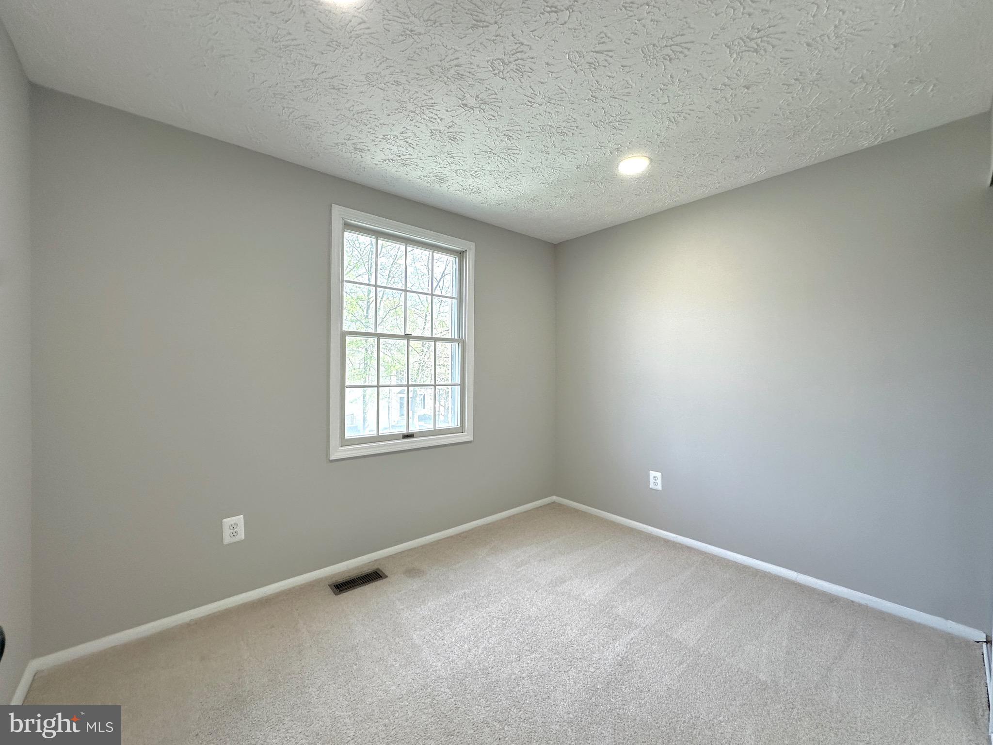 LITTLE ROCKY RUN - Residential Lease