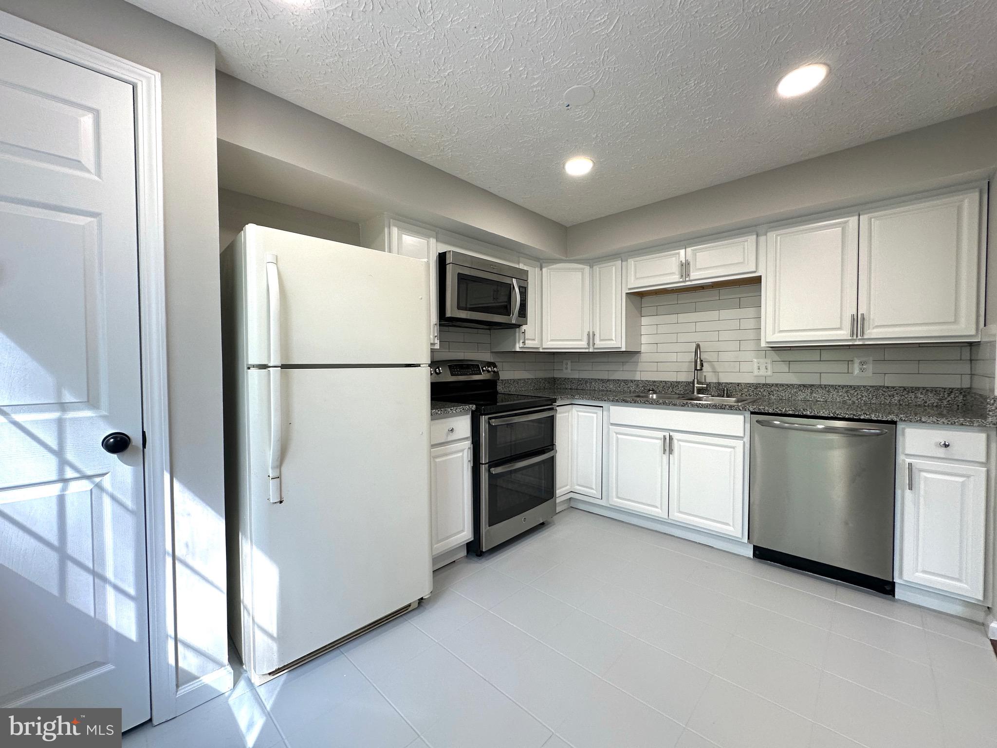 LITTLE ROCKY RUN - Residential Lease