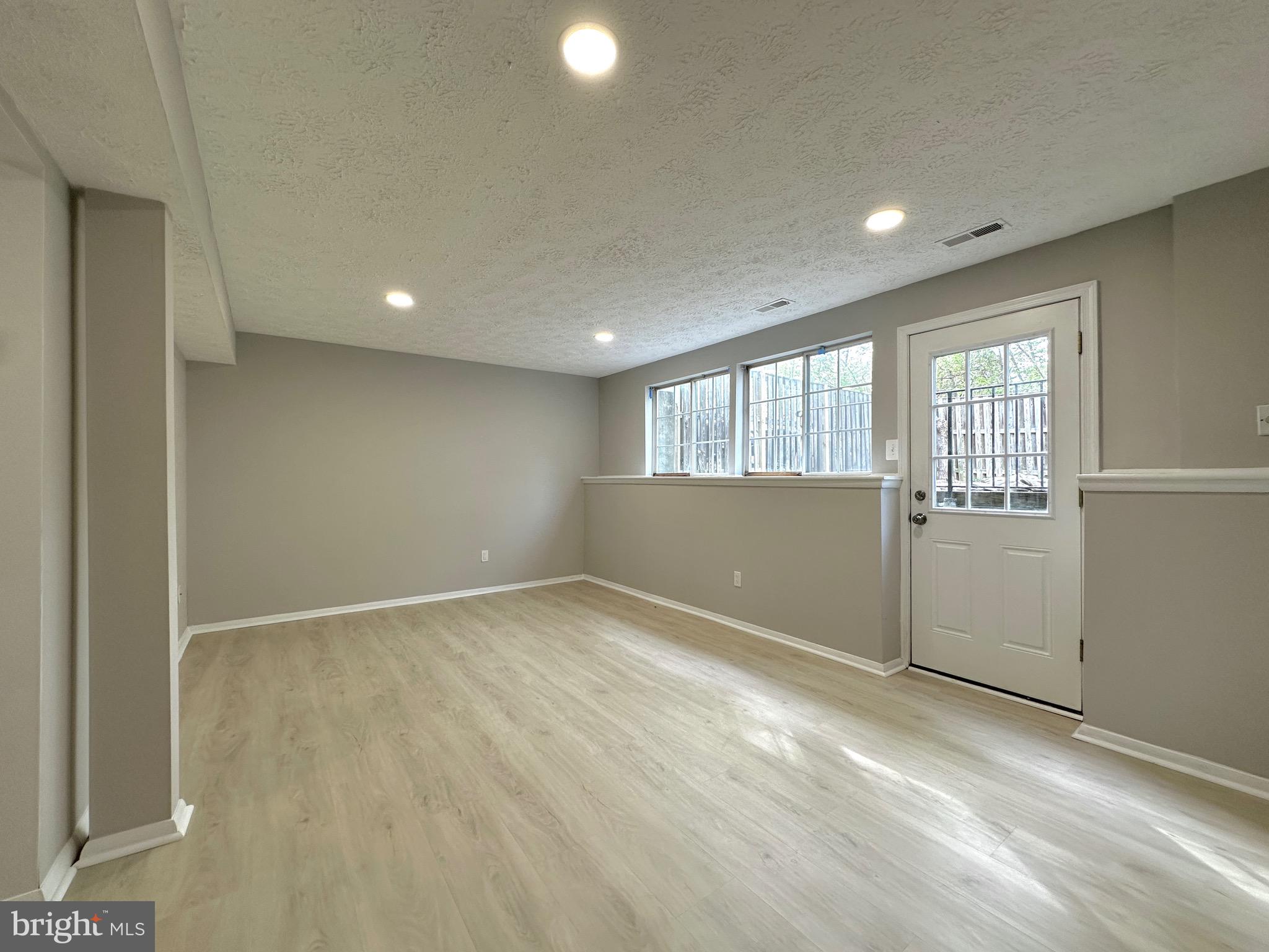 LITTLE ROCKY RUN - Residential Lease