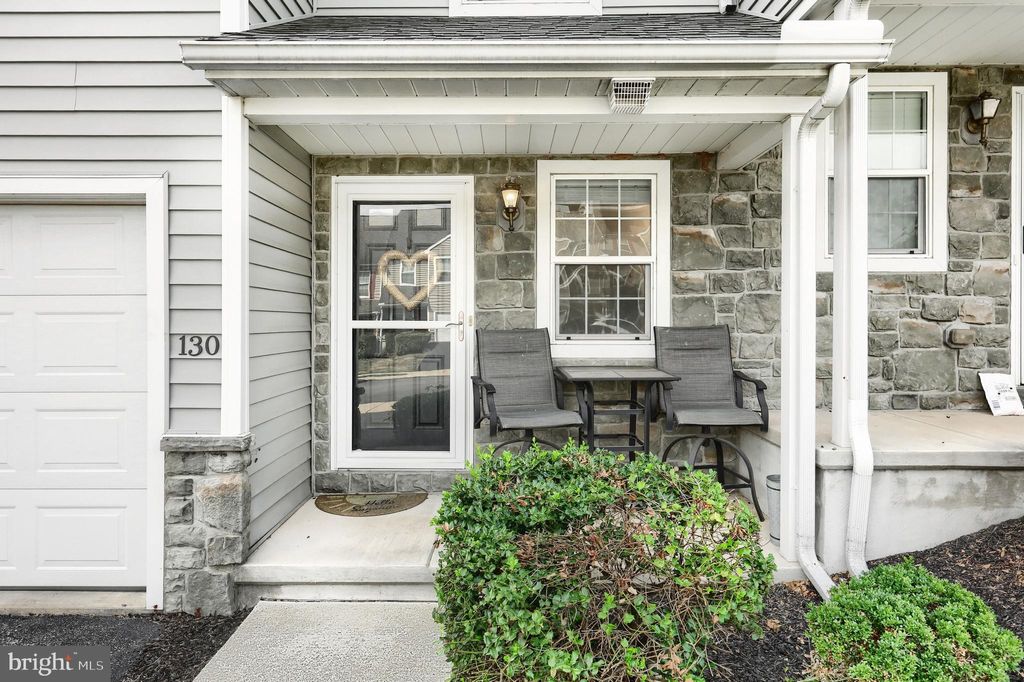 Photo of 130 Locust Run Drive, YORK, PA 17404 (MLS # PAYK2089238)