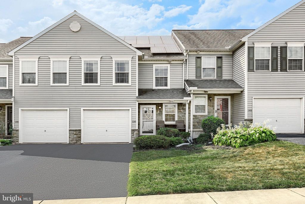 Photo of 130 Locust Run Drive, YORK, PA 17404 (MLS # PAYK2089238)