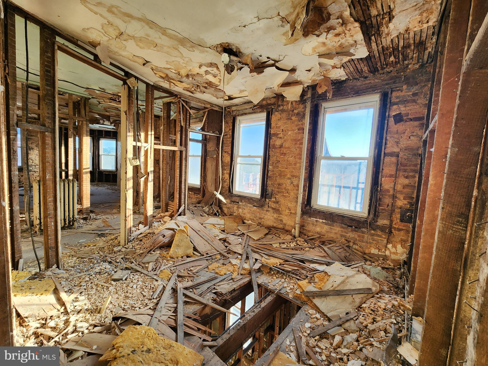 SANDTOWN-WINCHESTER - Commercial Sale